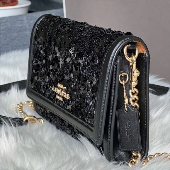 💰SOLD - CP188 - Coach Flap Clutch Crossbody - Picture 4 of 14